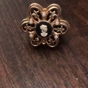 Jewelmint Cameo Ring